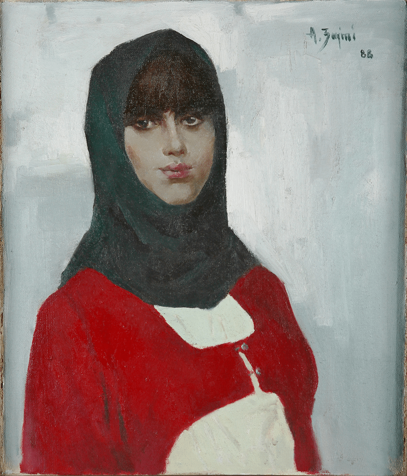 Portret vajzë shqiptare, veshje tradicionale veri Shqipëri, ngjyrë e zezë dhe e kuqe e thellë, simbolikë flamuri shqiptar, pamje treçerek, sfond i bardhë, realizëm me prekje ekspresive, shprehje ëndërruese dhe medituese, simbol rinie shqiptare, traditë dhe e ardhme, vaj mbi kanavacë, Agim Zajmi